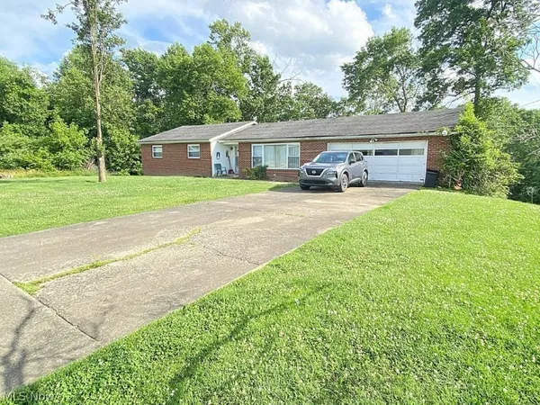 $199,000 | 230 Oak Drive, Spencer, WV 25276