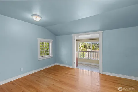 $945,000 | 2010 Northeast 54th Street, Seattle, WA 98105