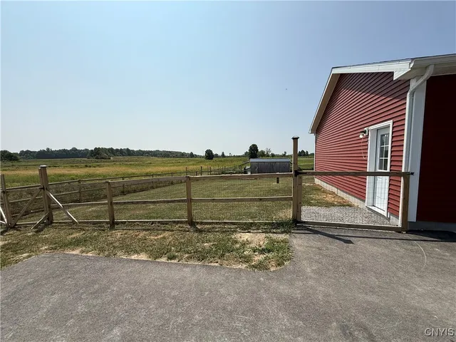 $439,000 | 26618 Keyser Road, Le Ray, NY 13637