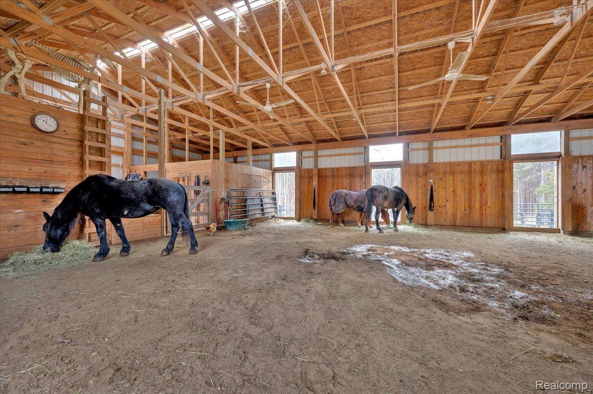 1473 Caley Road Metamora, MI 48455 - Photo 45 of 61 Horse Barn