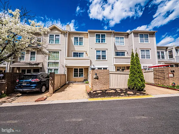 $400,000 | 8807 Rustburg Circle, Montgomery Village, MD 20886