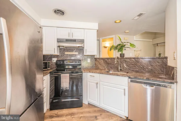 $400,000 | 8807 Rustburg Circle, Montgomery Village, MD 20886