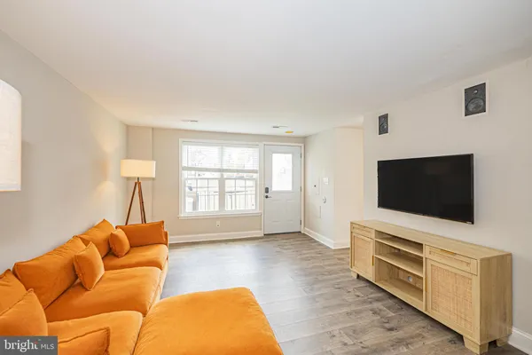 $400,000 | 8807 Rustburg Circle, Montgomery Village, MD 20886