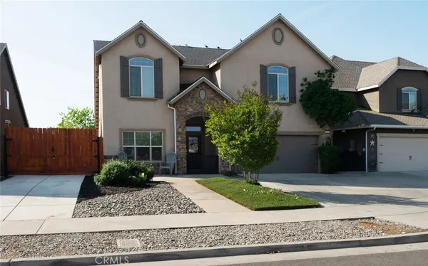 $525,000 | 2027 West Babcock Avenue, Visalia, CA 93291