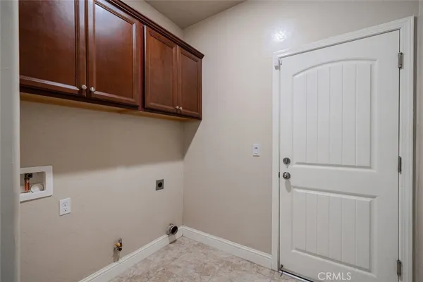 $525,000 | 2027 West Babcock Avenue, Visalia, CA 93291