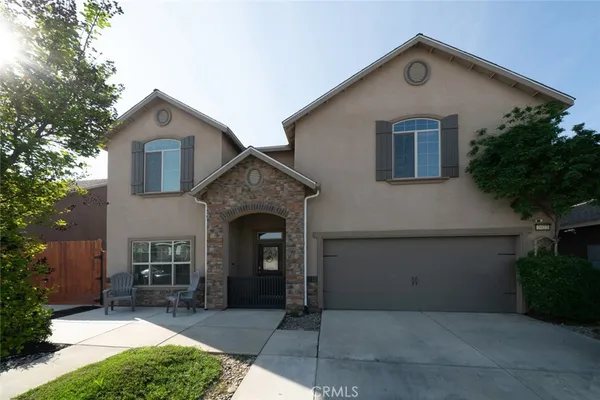 $525,000 | 2027 West Babcock Avenue, Visalia, CA 93291