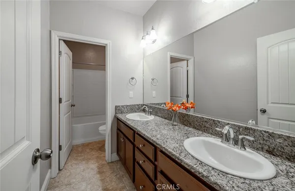 $525,000 | 2027 West Babcock Avenue, Visalia, CA 93291