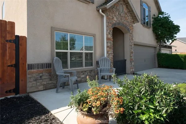 $525,000 | 2027 West Babcock Avenue, Visalia, CA 93291