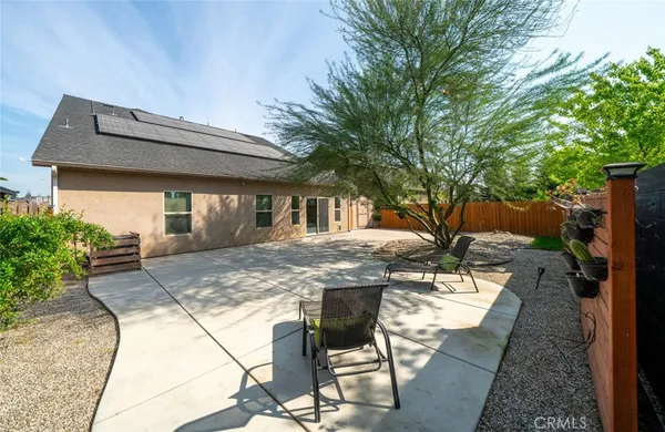 $525,000 | 2027 West Babcock Avenue, Visalia, CA 93291