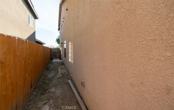 $525,000 | 2027 West Babcock Avenue, Visalia, CA 93291