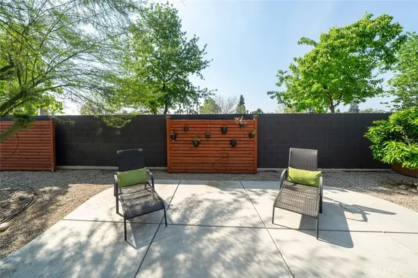 $525,000 | 2027 West Babcock Avenue, Visalia, CA 93291