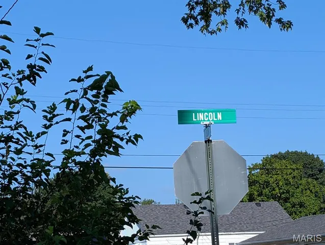 $100,000 | 523 Lincoln Avenue, East Alton, IL 62024