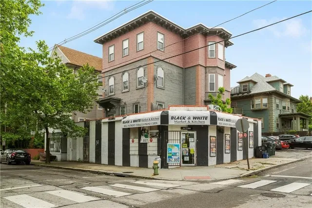 $1,600 | 130 Cypress Street, Unit R3, Providence, RI 02906