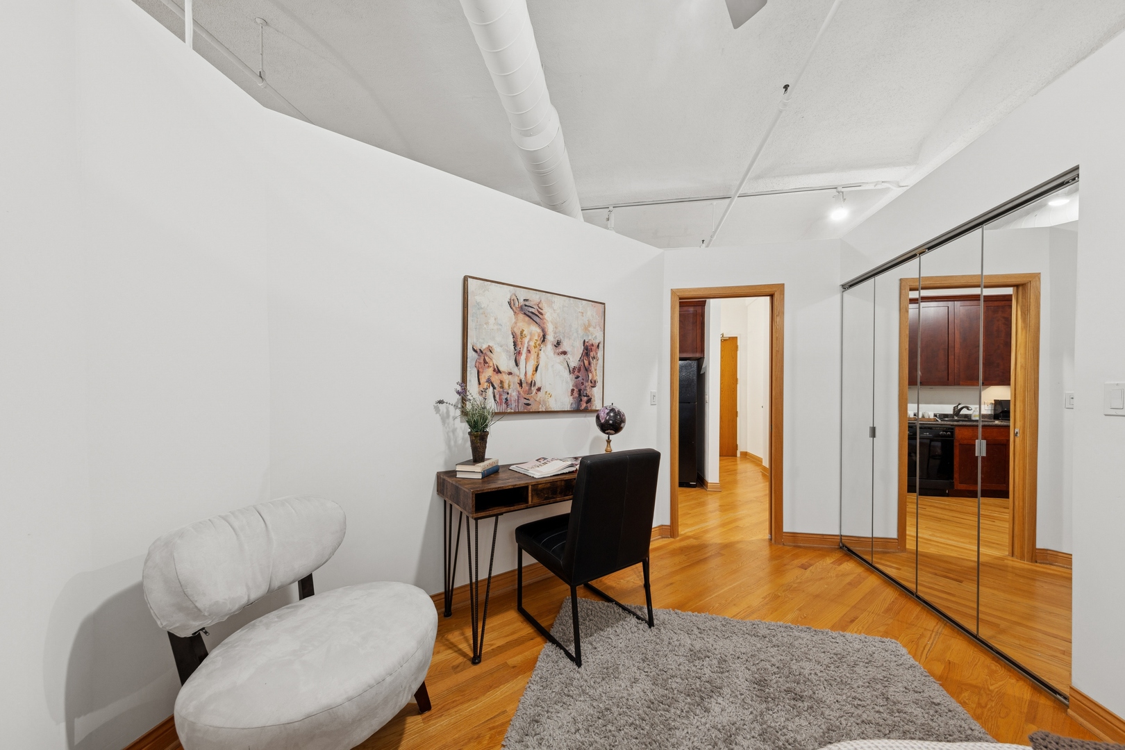 633 South Plymouth Court, Unit 607 Chicago, IL 60605 - Photo 11 of 12