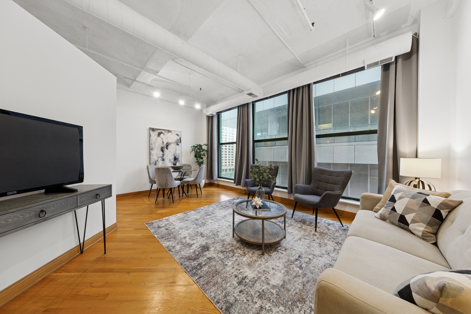 633 South Plymouth Court, Unit 607 Chicago, IL 60605 - Photo 2 of 12