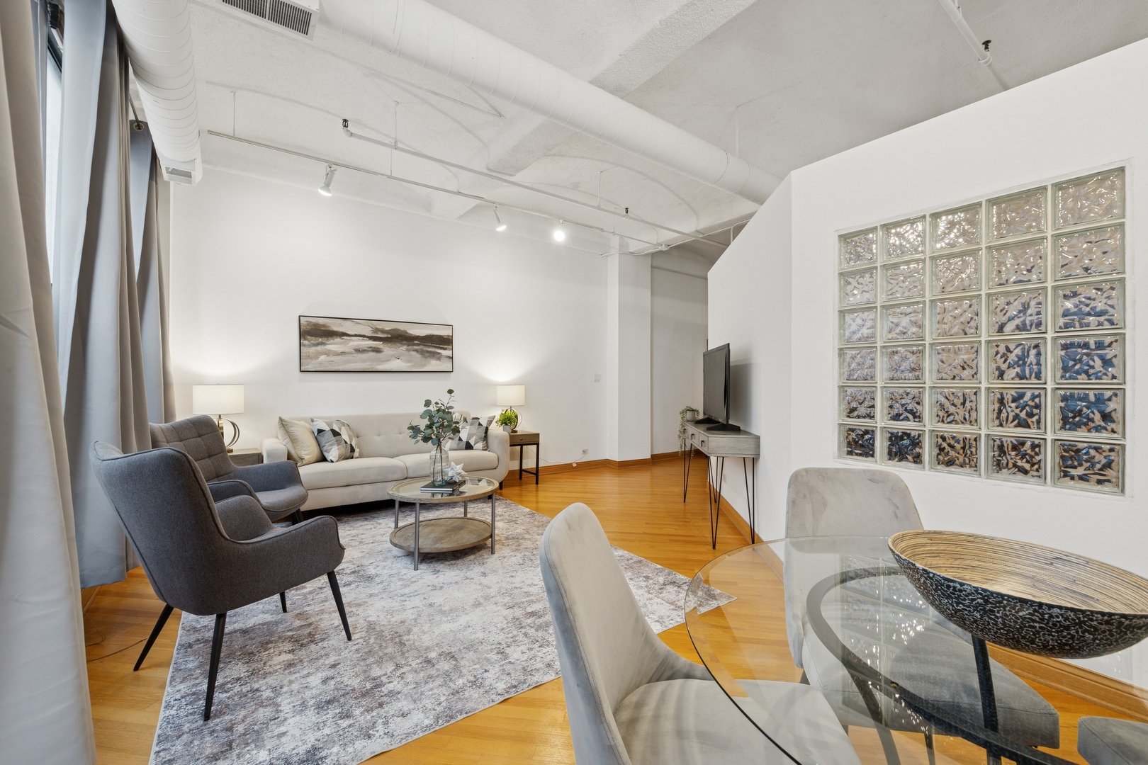 633 South Plymouth Court, Unit 607 Chicago, IL 60605 - Photo 5 of 12