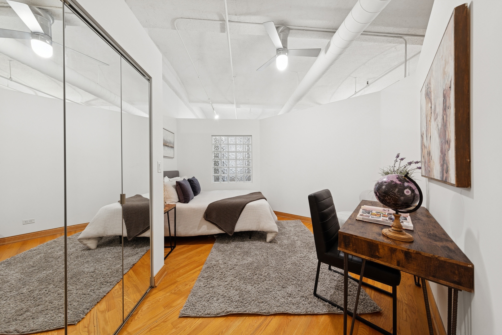 633 South Plymouth Court, Unit 607 Chicago, IL 60605 - Photo 10 of 12