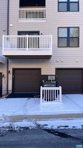 $2,400 | 809 Wesley Lane, Unit A, Charlottesville, VA 22911