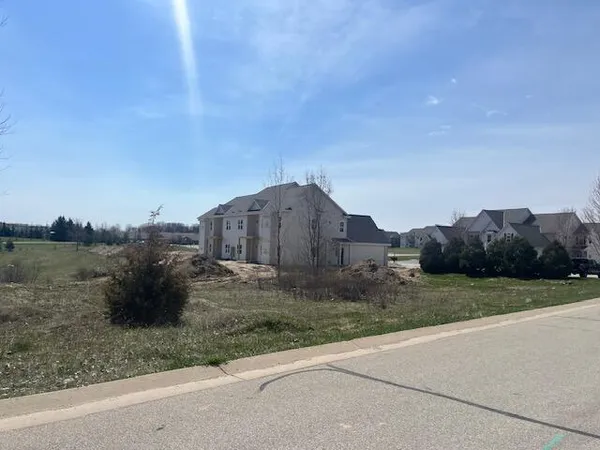 $349,900 | 1834 Woodland Way, Unit 4301, Slinger, WI 53086