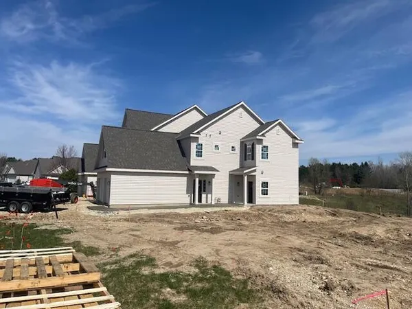 $349,900 | 1834 Woodland Way, Unit 4301, Slinger, WI 53086