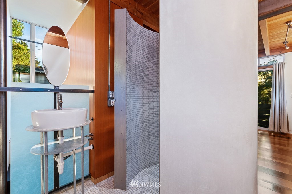 428 Northwest 45th Street Seattle, WA 98107 - Photo 22 of 26 a bathroom with a toilet