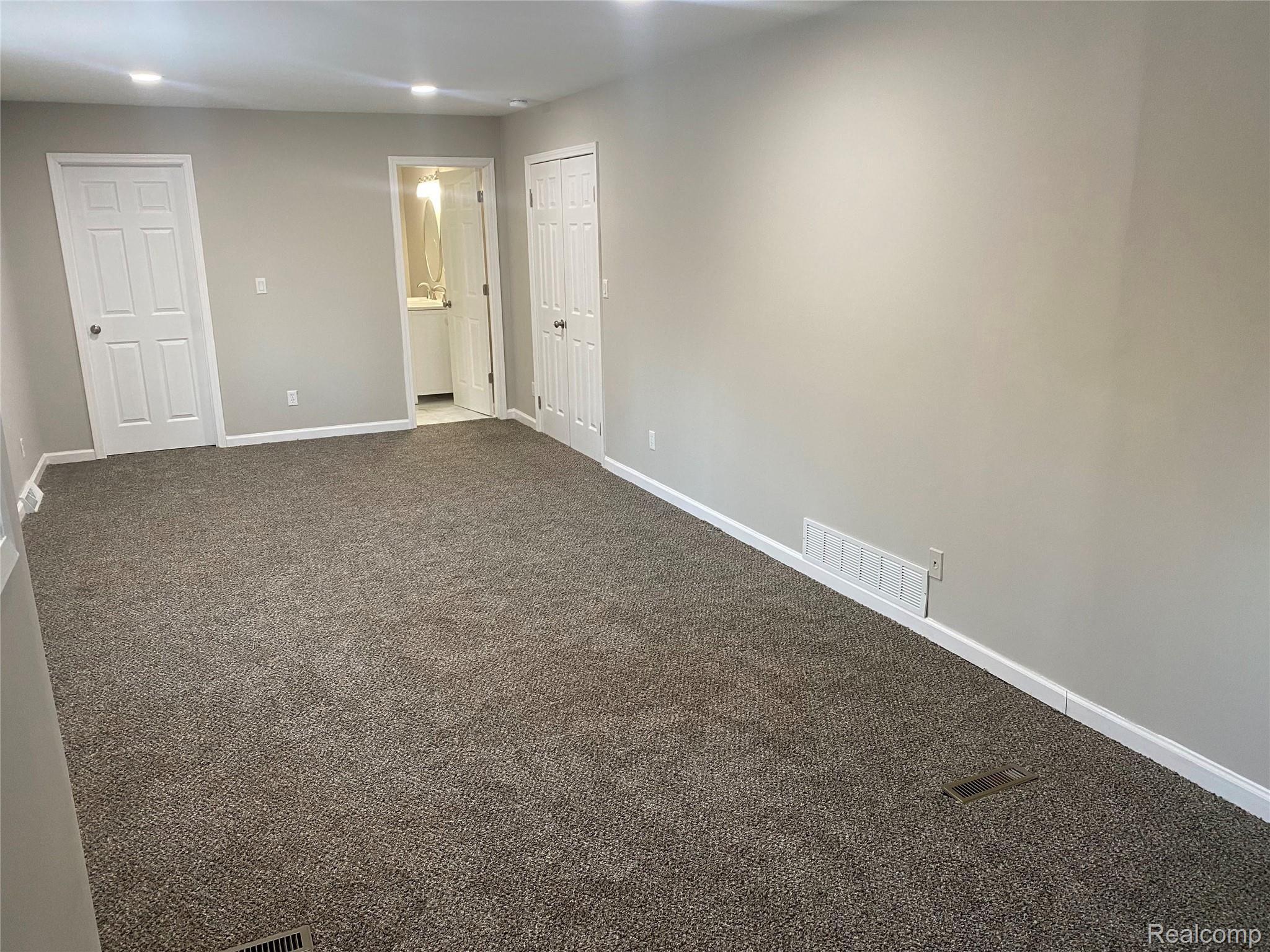 34450 Freedom Road Farmington, MI 48335 - Photo 23 of 41 IMG_9114.jpg