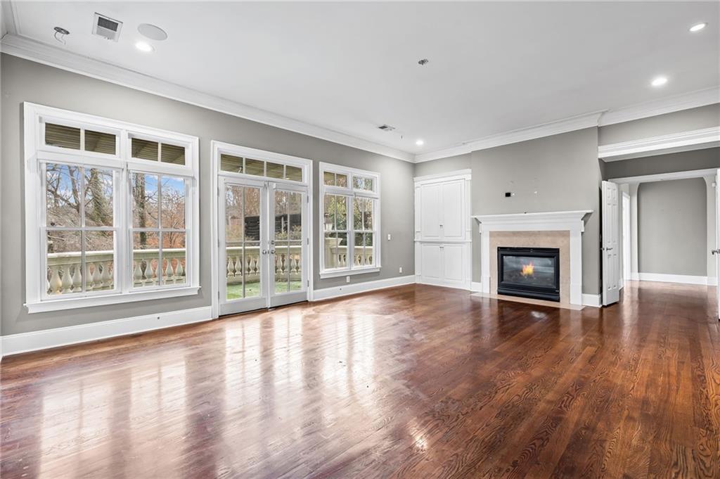 4288 Olde Mill Lane Atlanta, GA 30342 - Photo 12 of 37