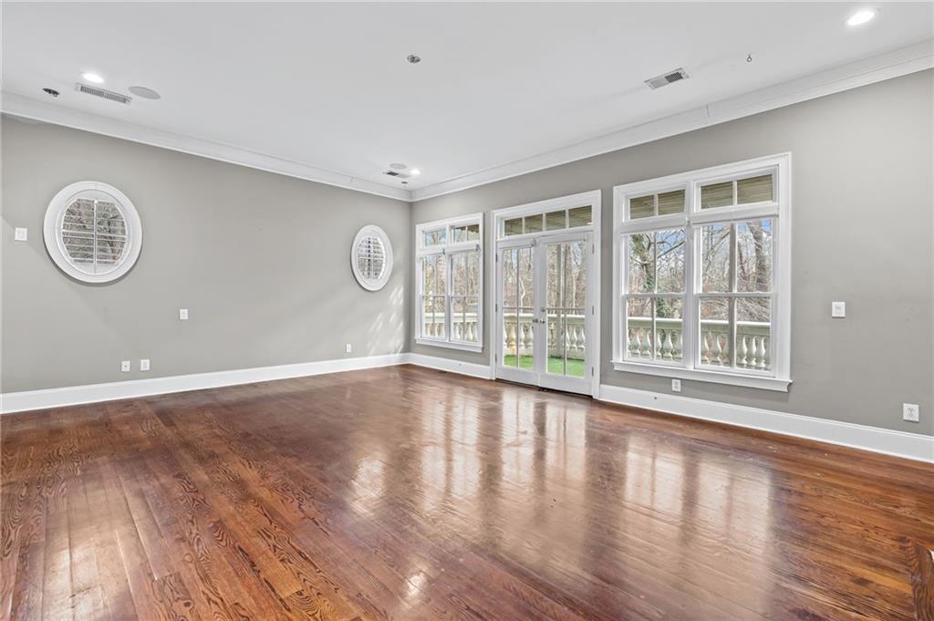 4288 Olde Mill Lane Atlanta, GA 30342 - Photo 13 of 37