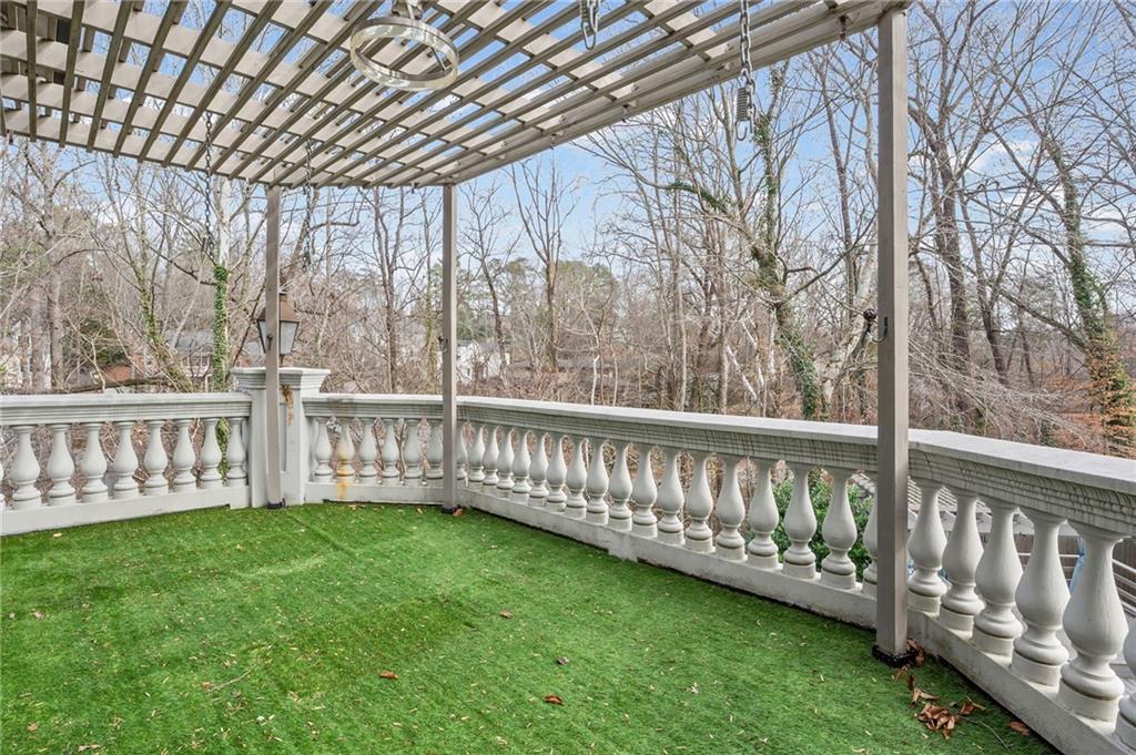 4288 Olde Mill Lane Atlanta, GA 30342 - Photo 14 of 37