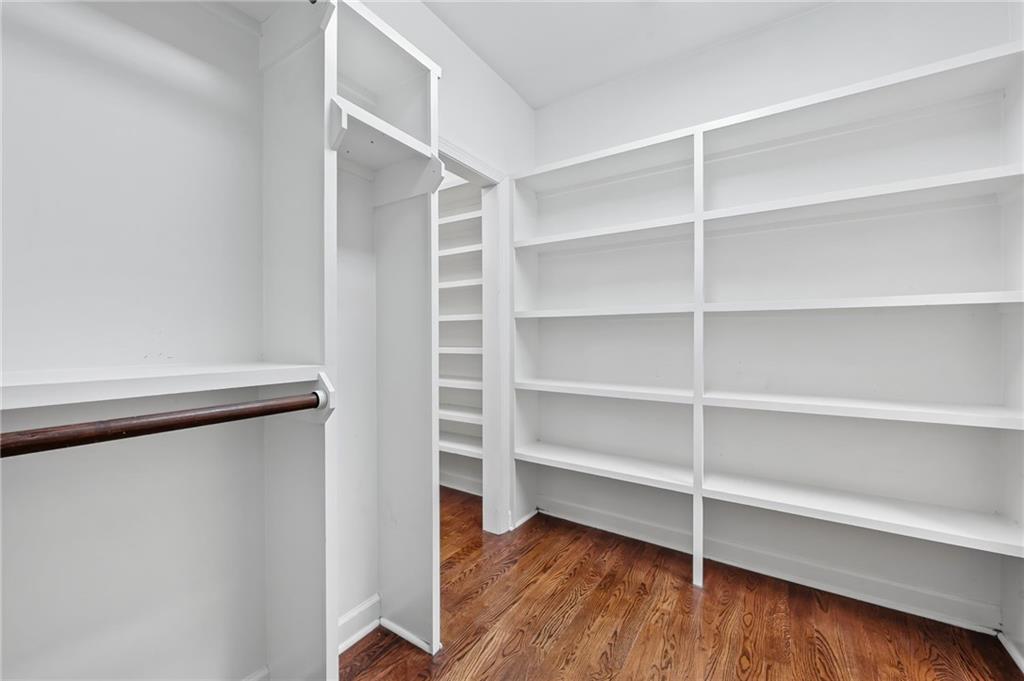 4288 Olde Mill Lane Atlanta, GA 30342 - Photo 18 of 37