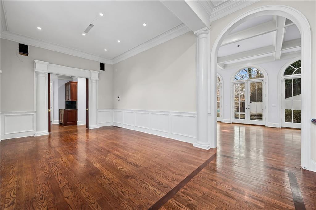 4288 Olde Mill Lane Atlanta, GA 30342 - Photo 3 of 37