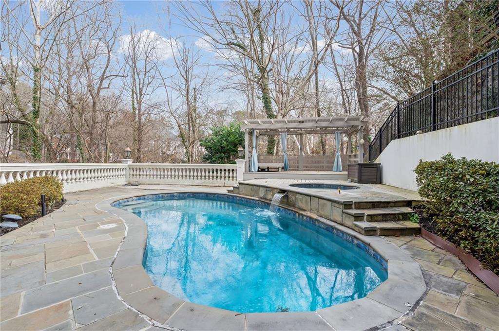 4288 Olde Mill Lane Atlanta, GA 30342 - Photo 34 of 37