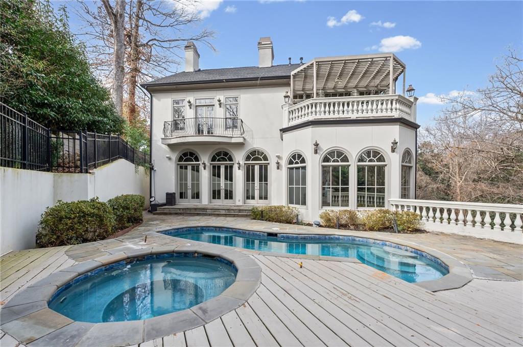 4288 Olde Mill Lane Atlanta, GA 30342 - Photo 35 of 37