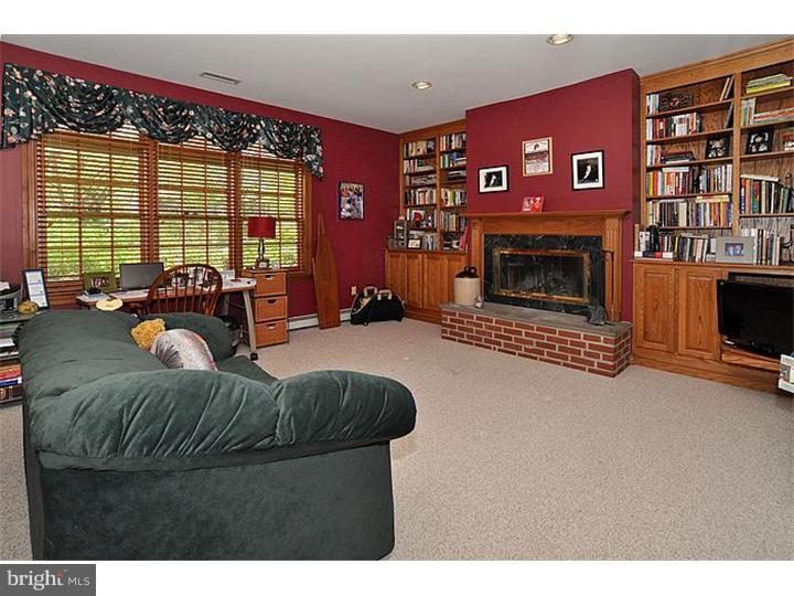 342 Fisher Road Jenkintown, PA 19046 - Photo 11 of 21 Office / Study