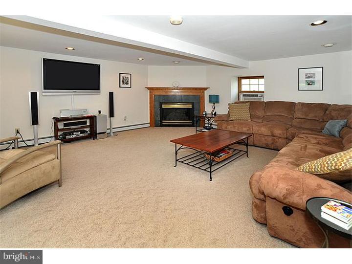 342 Fisher Road Jenkintown, PA 19046 - Photo 9 of 21 Family Room