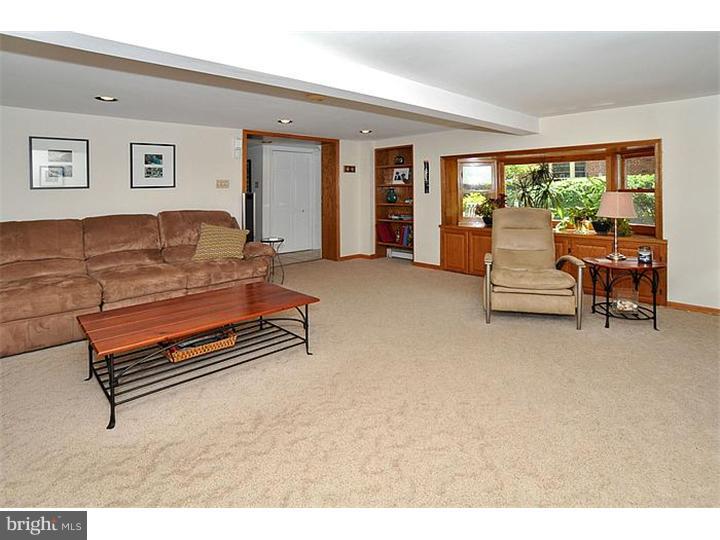 342 Fisher Road Jenkintown, PA 19046 - Photo 10 of 21 Family Room