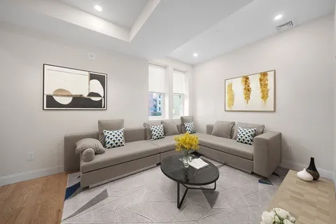 $6,800 | 95 Endicott Street, Unit 2, Boston, MA 02113