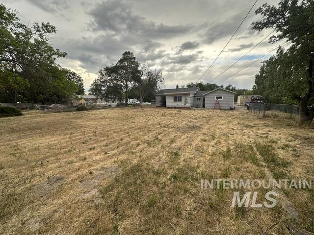 1301 Ridge Street Pocatello, ID 83201 - Photo 6 of 12 Extensive lot with existing structure