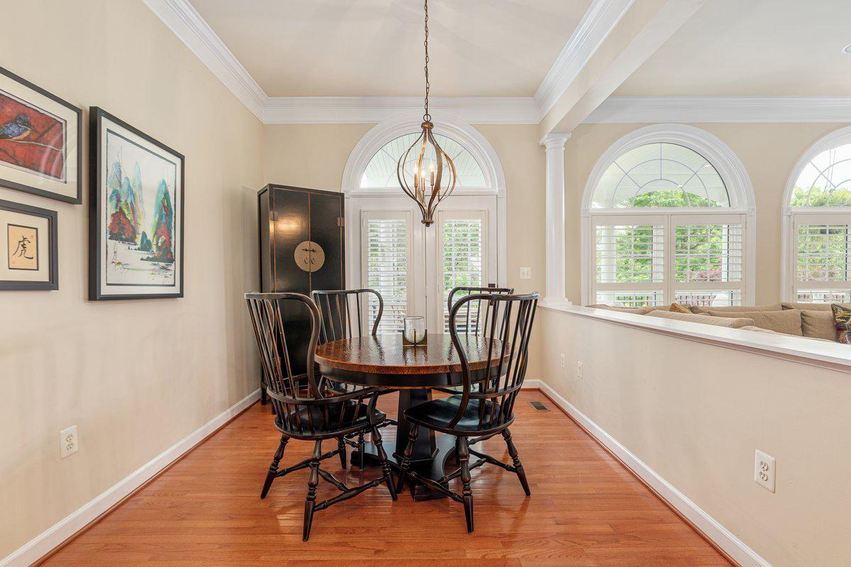 19194 Greystone Square Leesburg, VA 20176 - Photo 16 of 96 Breakfast nook