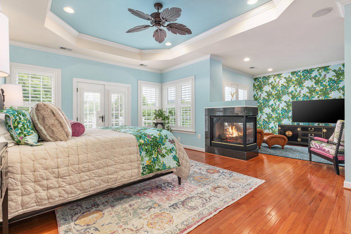 19194 Greystone Square Leesburg, VA 20176 - Photo 22 of 96 Owners retreat w/ FP and access to private balcony