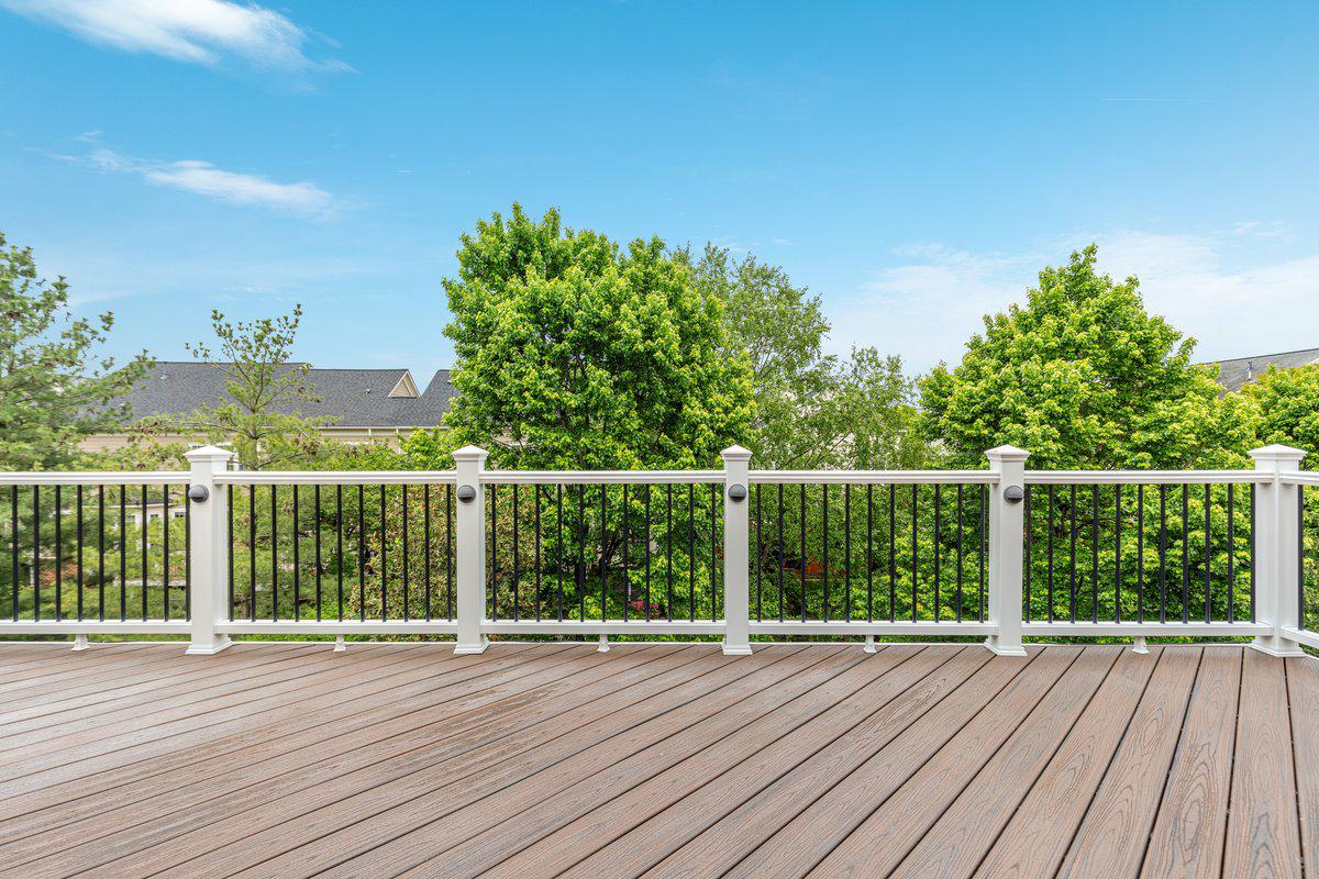 19194 Greystone Square Leesburg, VA 20176 - Photo 27 of 96 Completely maintenance free decking and railing