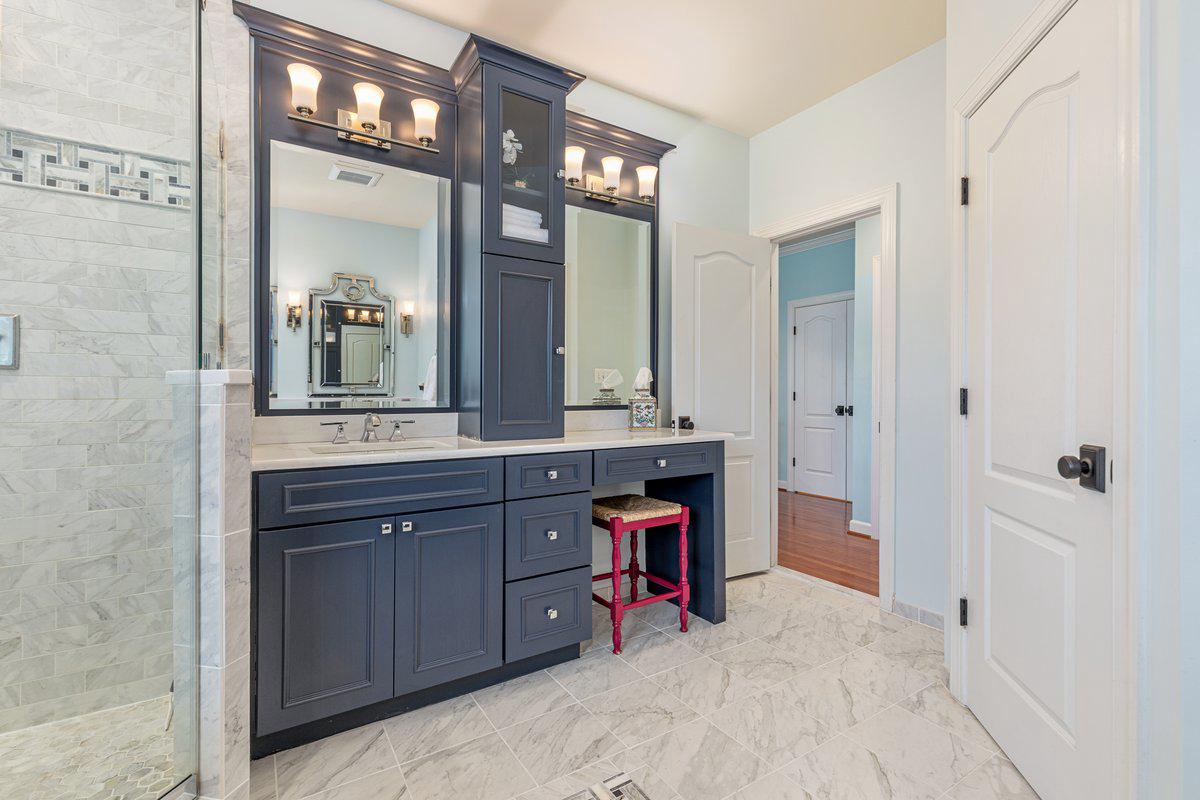 19194 Greystone Square Leesburg, VA 20176 - Photo 29 of 96 Custom cabinetry offers great storage!