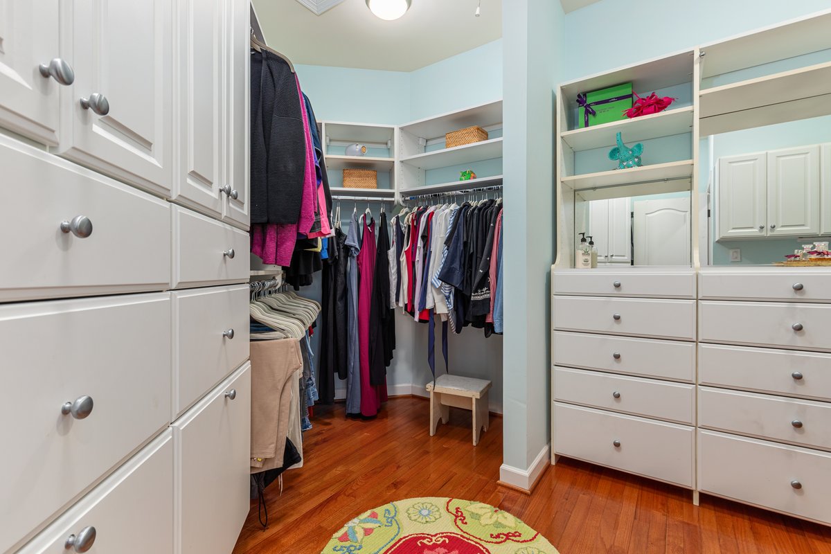 19194 Greystone Square Leesburg, VA 20176 - Photo 32 of 96 Walk-in closet with amazing storage