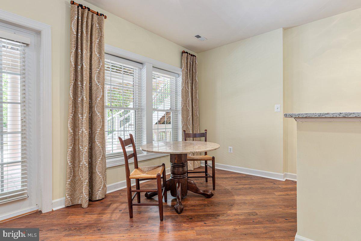 19194 Greystone Square Leesburg, VA 20176 - Photo 49 of 96
