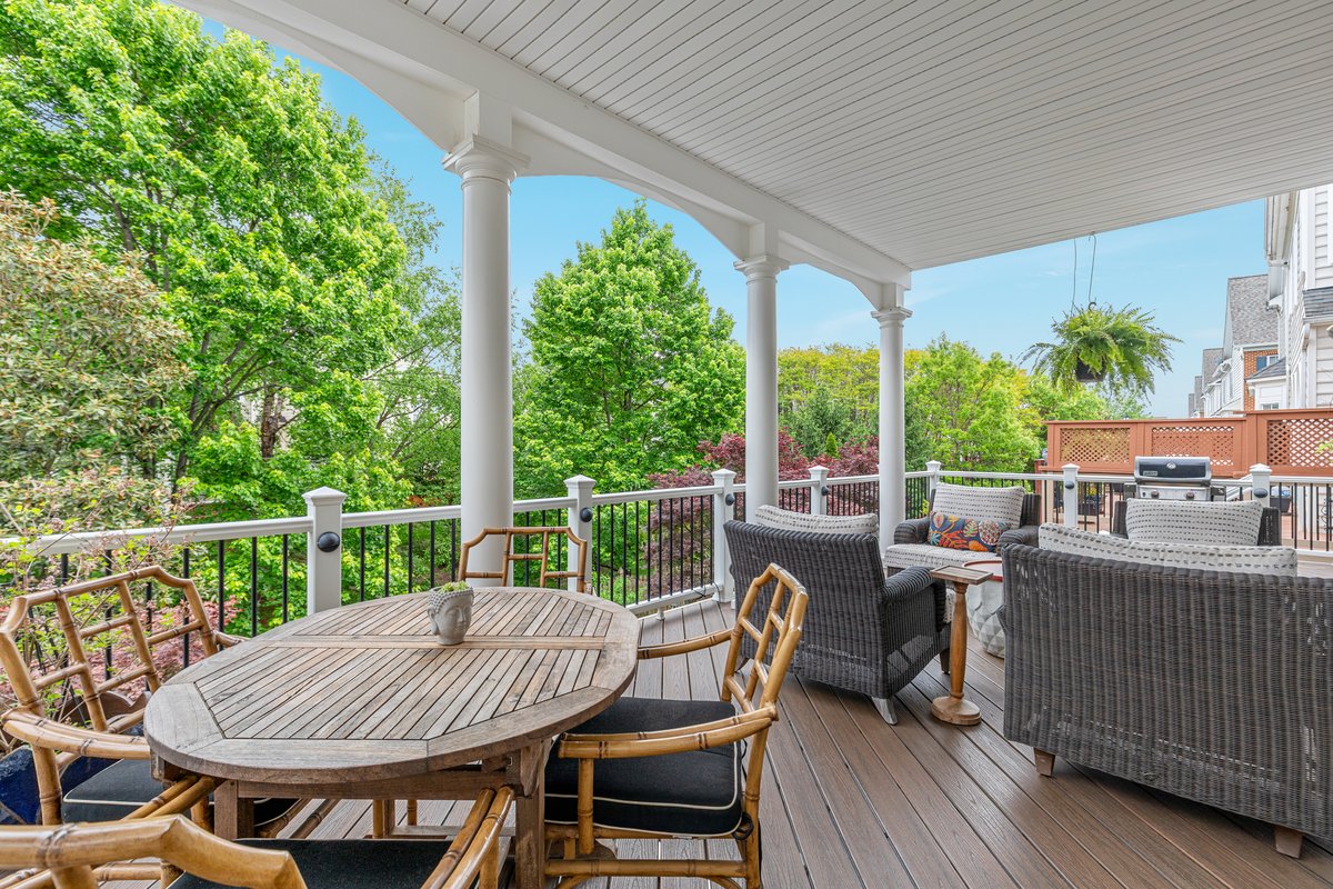 19194 Greystone Square Leesburg, VA 20176 - Photo 61 of 96 Maintenance free decking and rails
