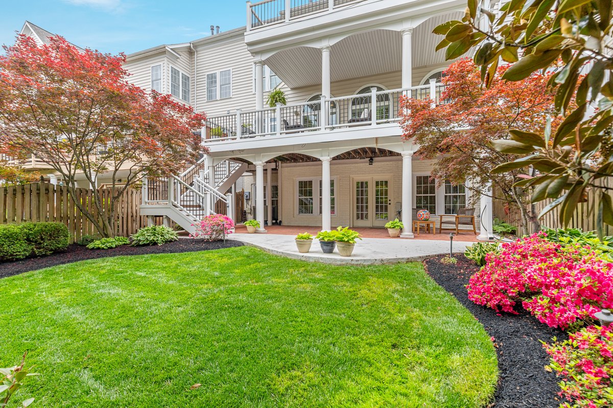 19194 Greystone Square Leesburg, VA 20176 - Photo 66 of 96 Nothing compares!