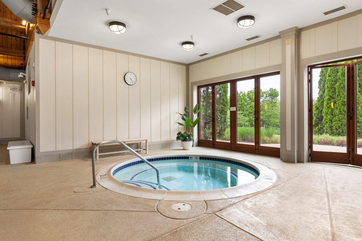 19194 Greystone Square Leesburg, VA 20176 - Photo 89 of 96 Serene indoor spa