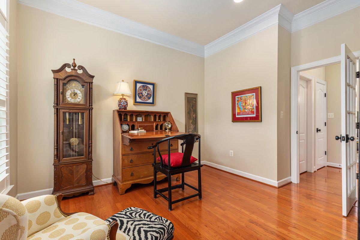19194 Greystone Square Leesburg, VA 20176 - Photo 10 of 96 Main level study