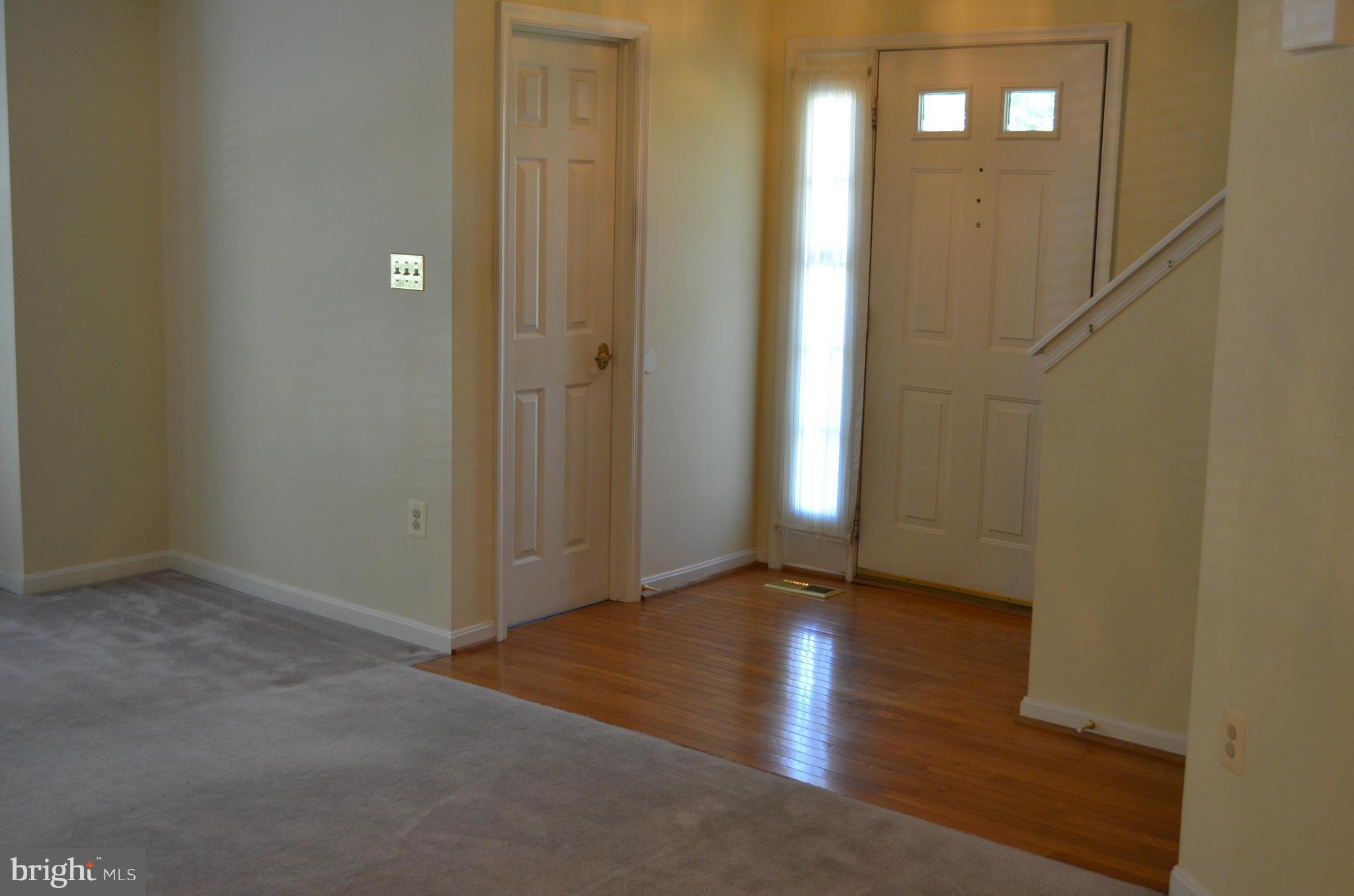 9227 Ridgefield Circle Frederick, MD 21701 - Photo 10 of 30 Living Room