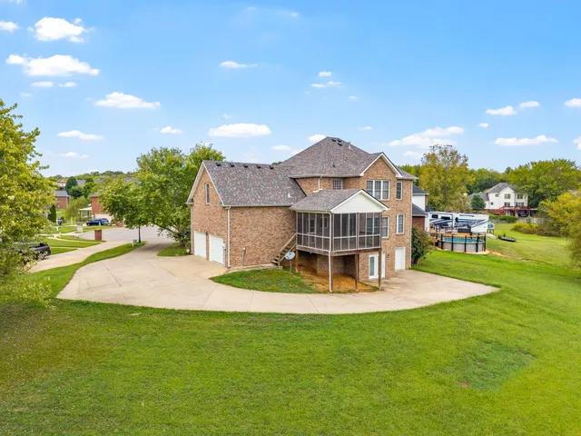 $595,000 | 1013 Fox Hollow Place, Adams, TN 37010